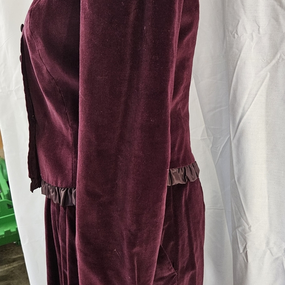 Vintage 70's wine Blazer & Skirt - Picture 4 of 15